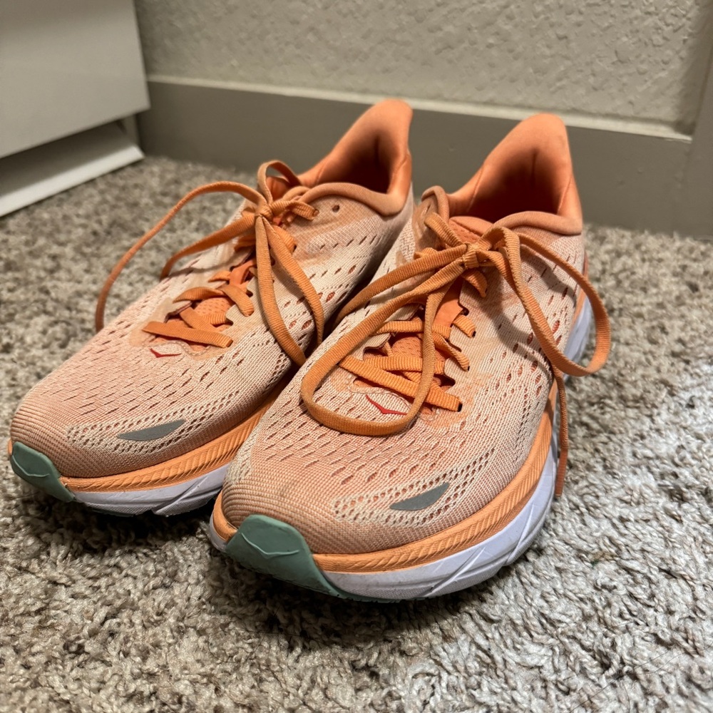Hoka Clifton 8